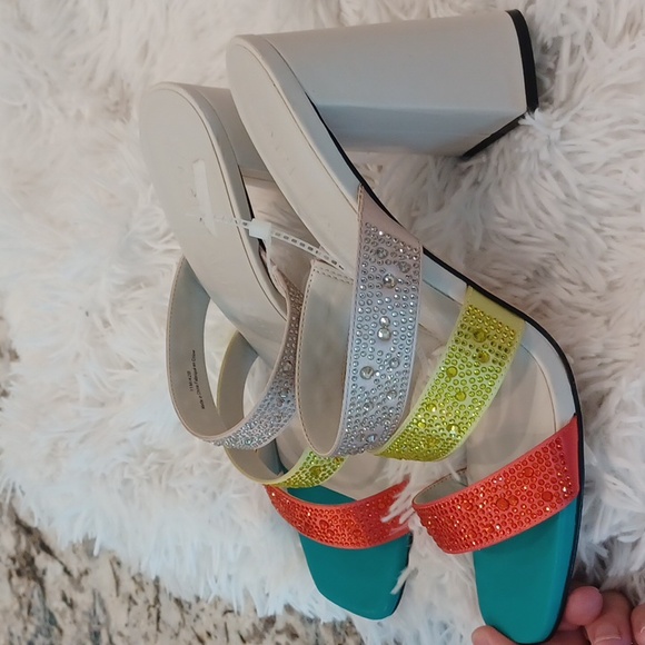 KARL LAGERFELD PARIS Women's Rickie Slip On Rhinest Embellished Dress Sandal 11M - Picture 9 of 16